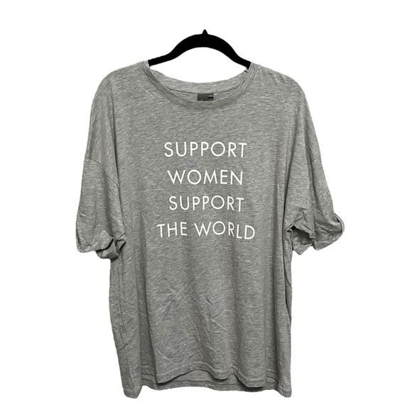 Sweaty Betty Gray Graphic Tee - Picture 2 of 9